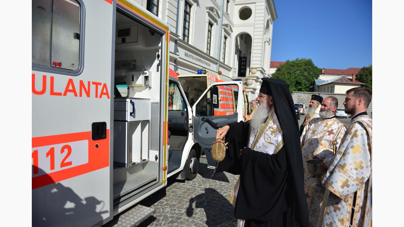 Două ambulanţe medicalizate au fost donate de Crucea Roşie Bavaria