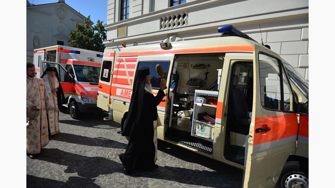 Două ambulanţe medicalizate au fost donate de Crucea Roşie Bavaria